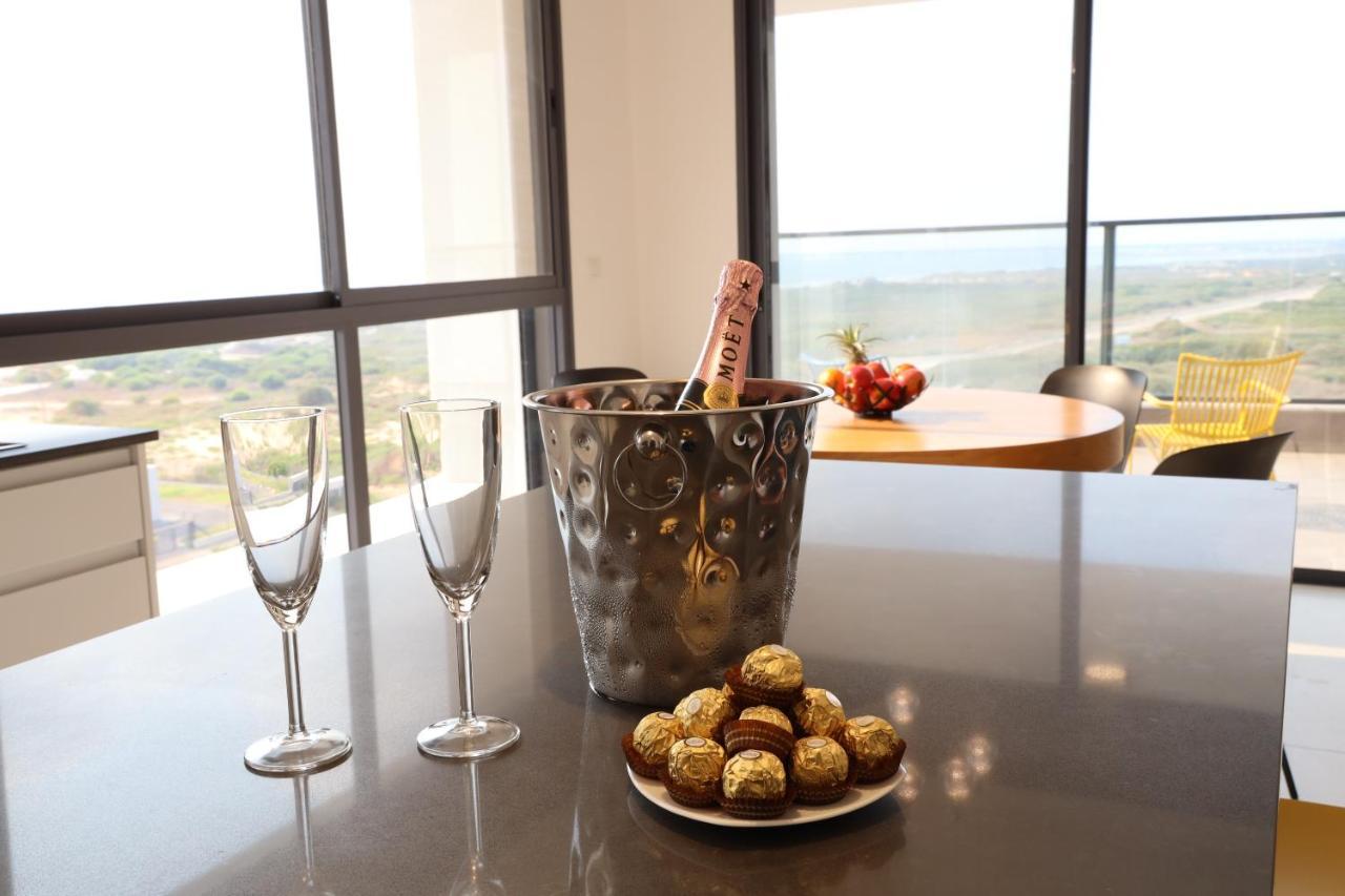 #דירת יוקרה על הים Sunset Beach Apartment# Givat Olga المظهر الخارجي الصورة